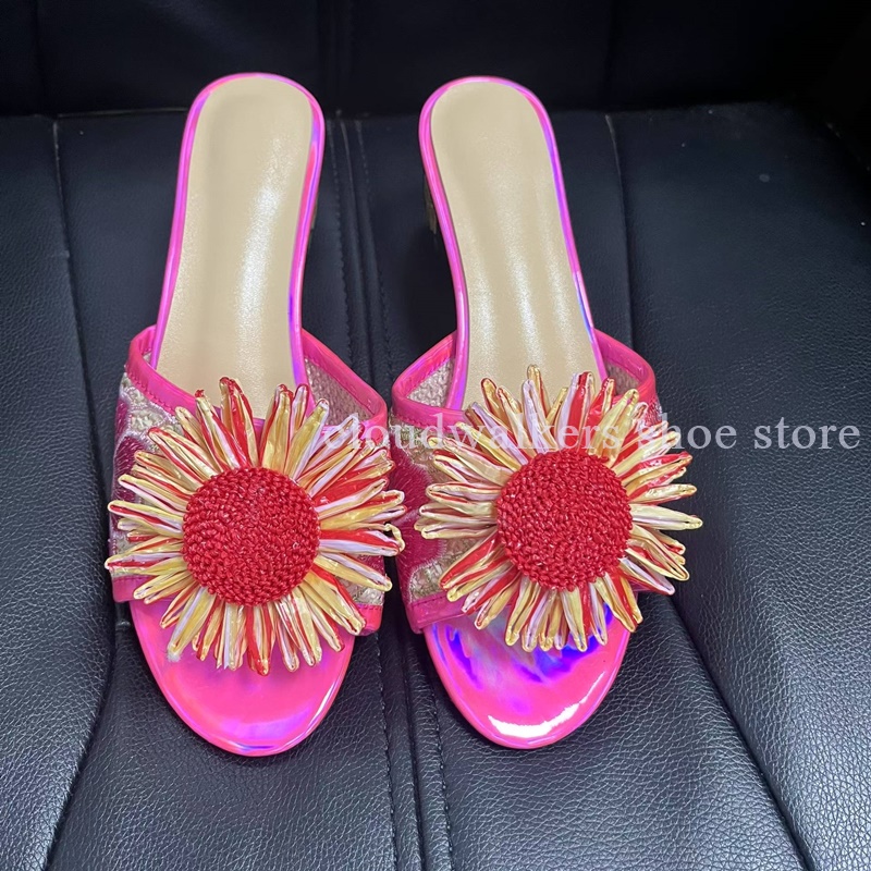 Embroidery Embellishments - Sendal musim panas dengan hiasan bunga