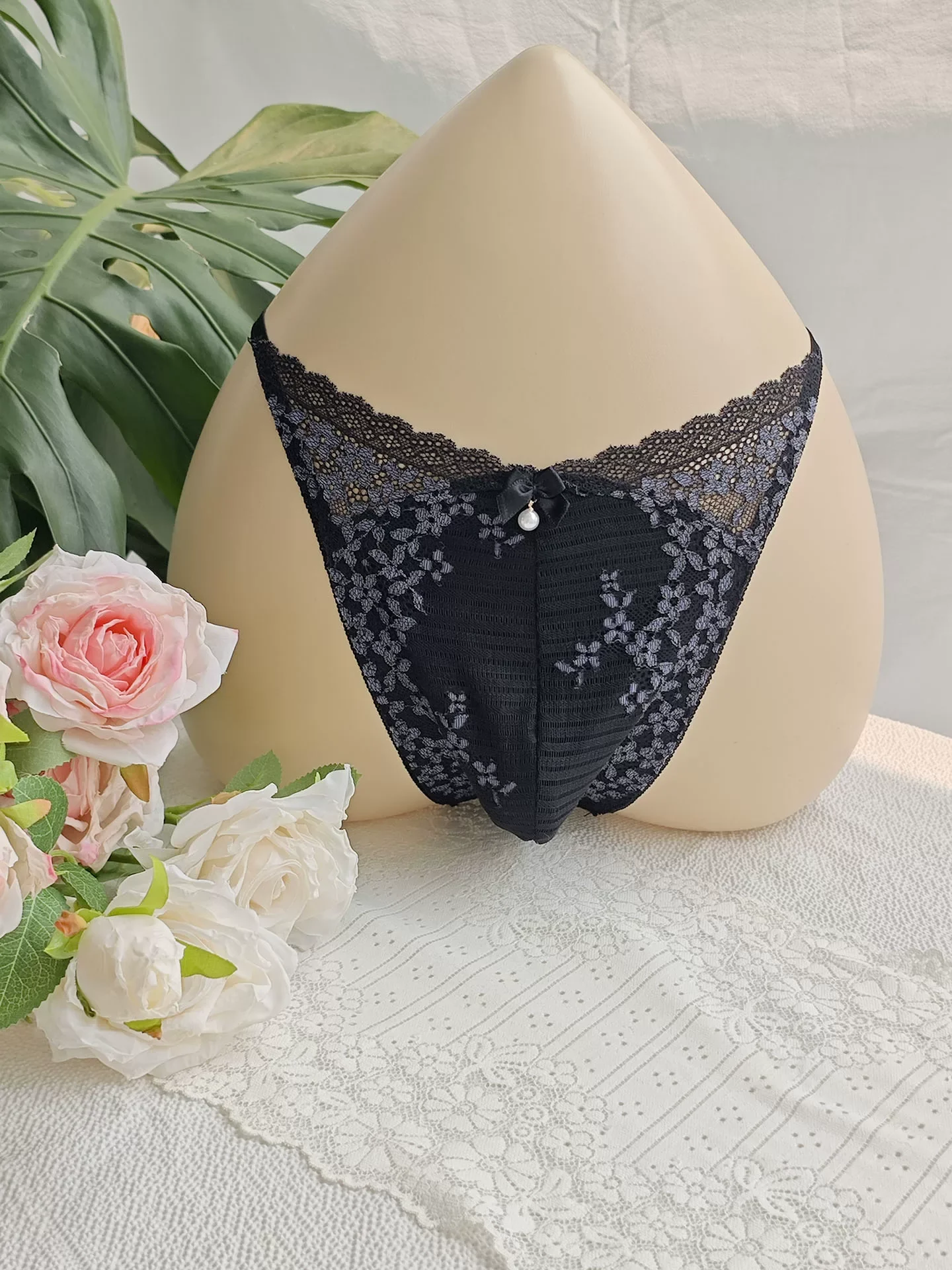 Celana Dalam Pria Renda Hitam  - Embroidery Embellishments ulasan dan harga